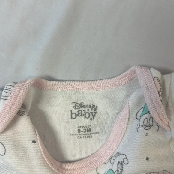 Disney - Minnie Mouse - short sleeve newborn onesie top/shirt. Size 0-3 months - Picture 2 of 3